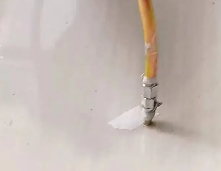 宣汉瓷砖空鼓维修公司专业解答在瓷砖铺贴过程中，如果使用的砂料过粗（如全部使用了粗砂），可能会导致以下问题